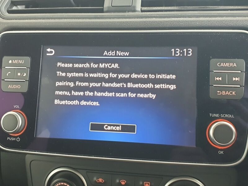 More views of Nissan Leaf