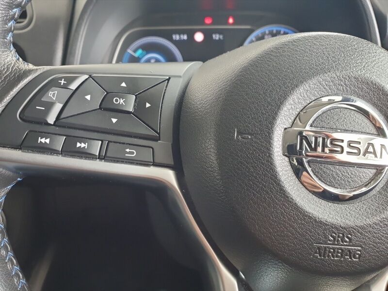 More views of Nissan Leaf