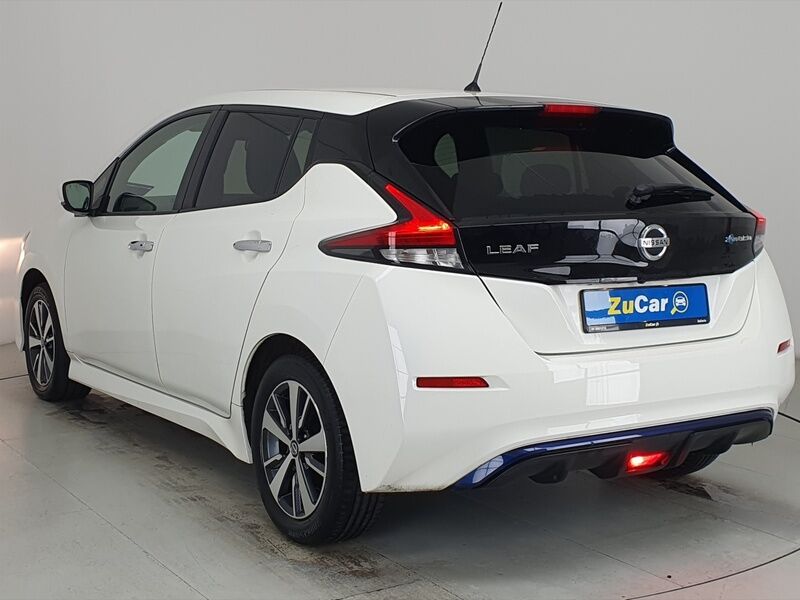 More views of Nissan Leaf