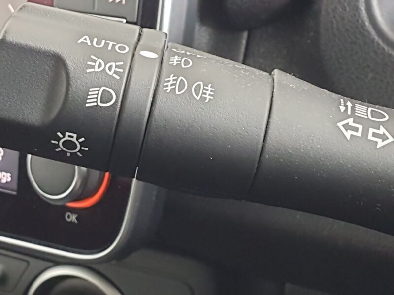 More views of Nissan Leaf