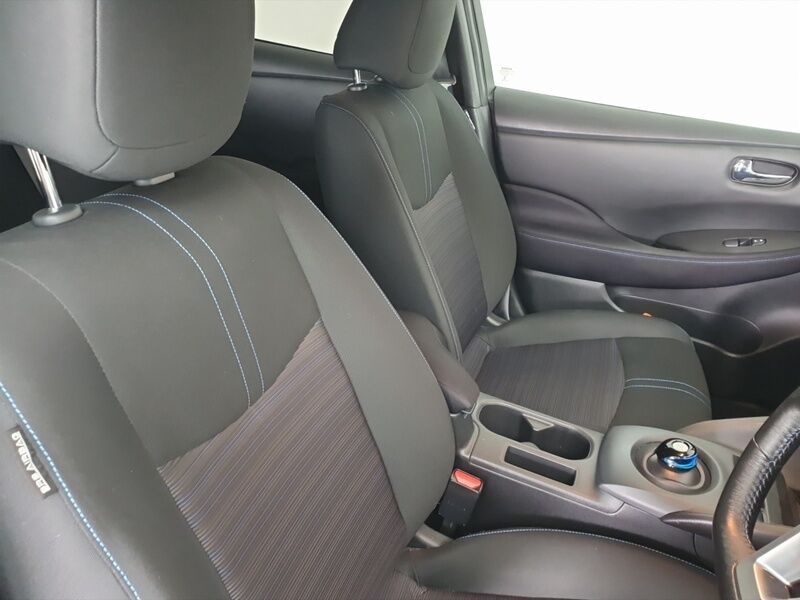 More views of Nissan Leaf