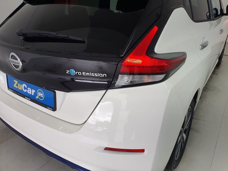 More views of Nissan Leaf