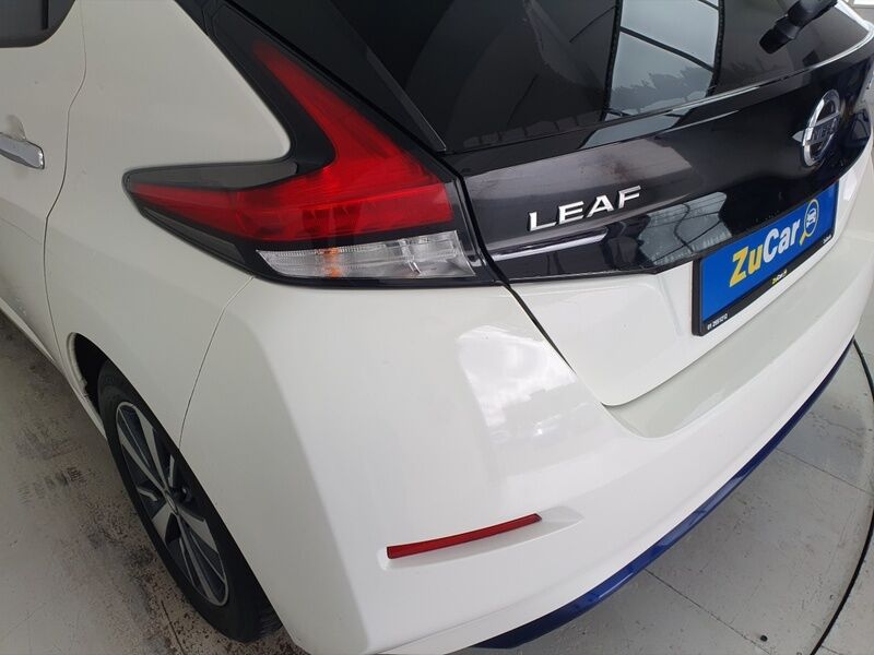 More views of Nissan Leaf