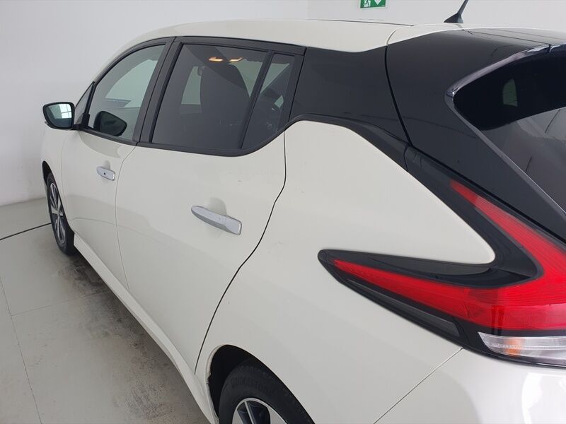 More views of Nissan Leaf