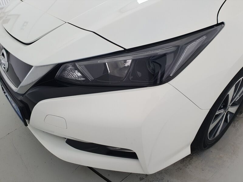 More views of Nissan Leaf