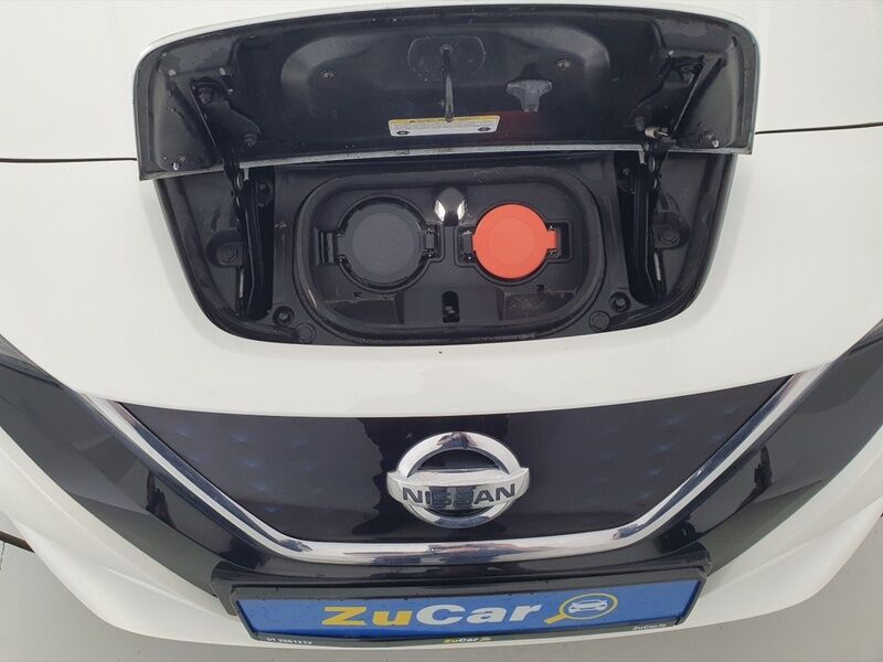 More views of Nissan Leaf