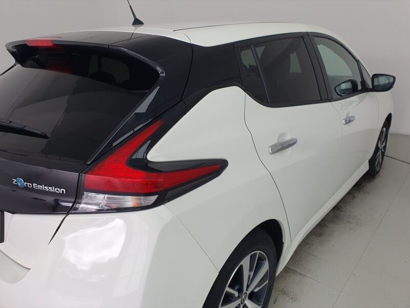 More views of Nissan Leaf