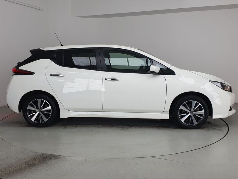 More views of Nissan Leaf