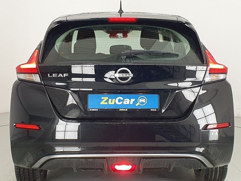 More views of Nissan Leaf