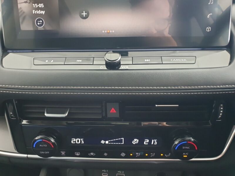 More views of Nissan X-Trail