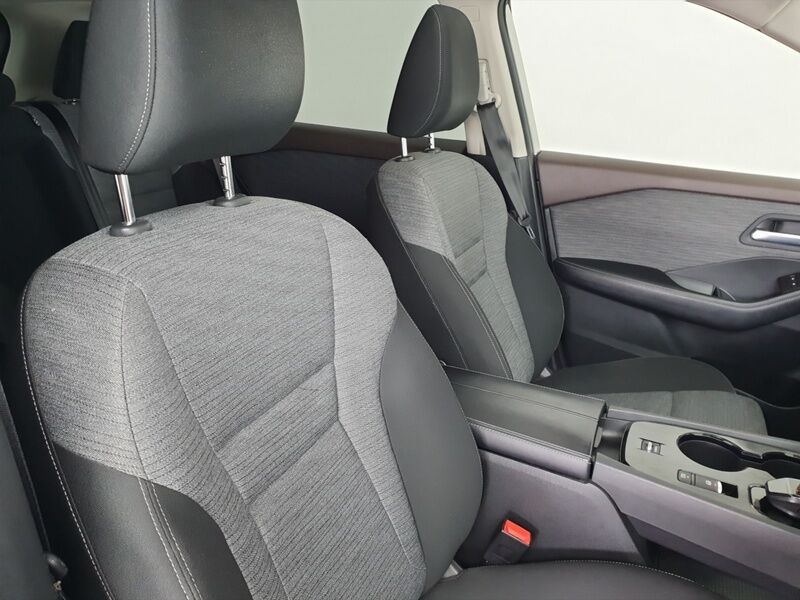 More views of Nissan X-Trail