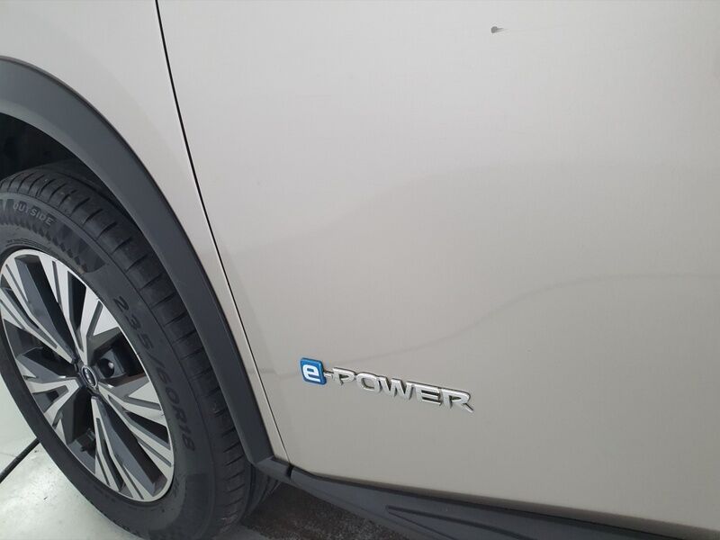 More views of Nissan X-Trail