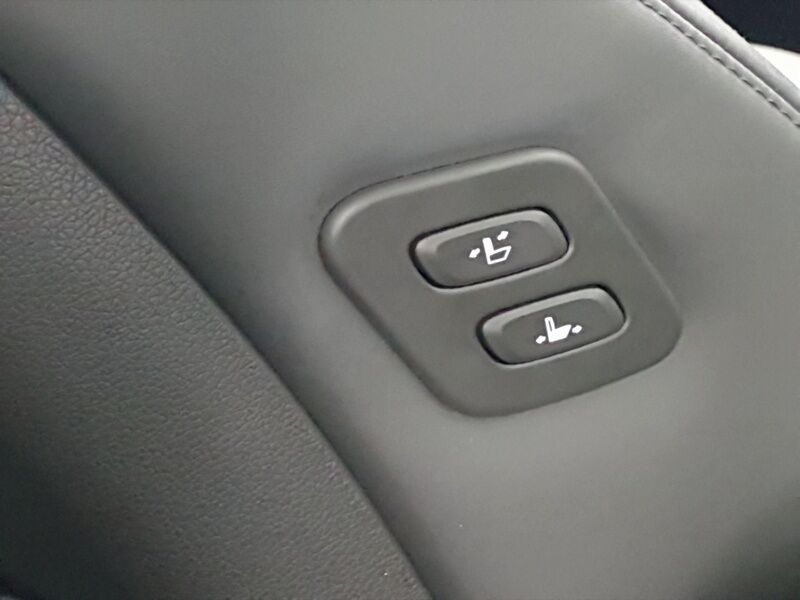 More views of Hyundai Santa Fe