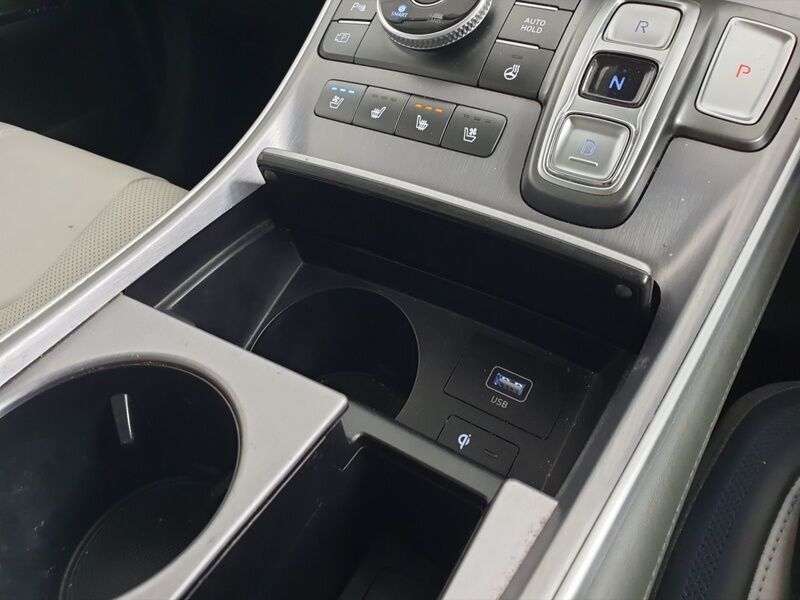 More views of Hyundai Santa Fe