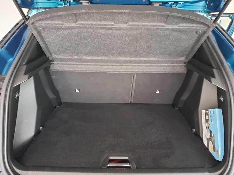 More views of Peugeot 2008