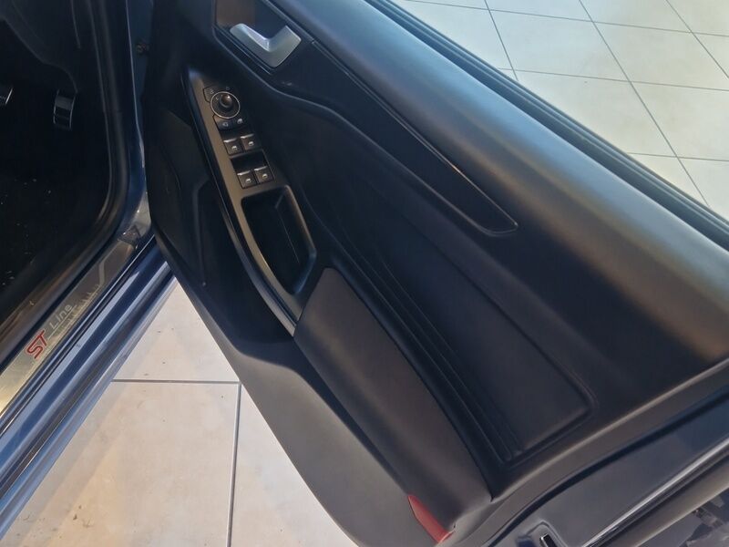 More views of Ford Focus