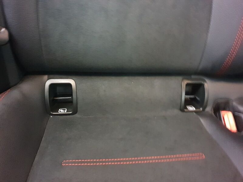 More views of Mercedes-Benz GLA