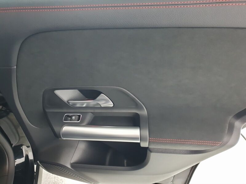 More views of Mercedes-Benz GLA