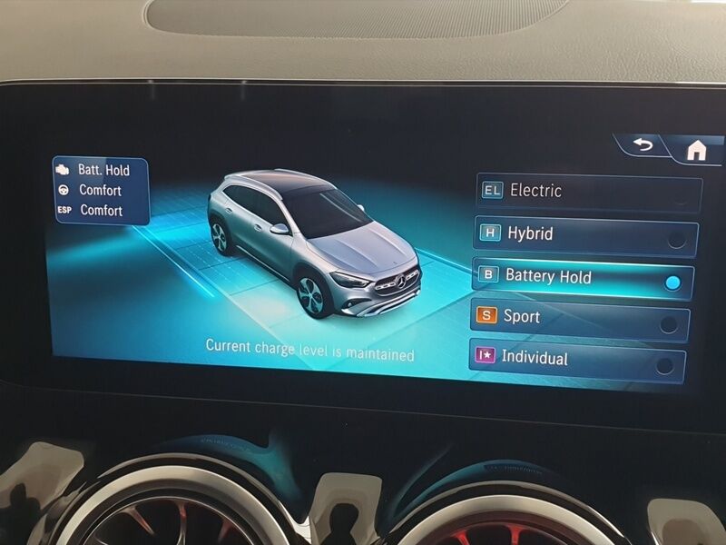 More views of Mercedes-Benz GLA