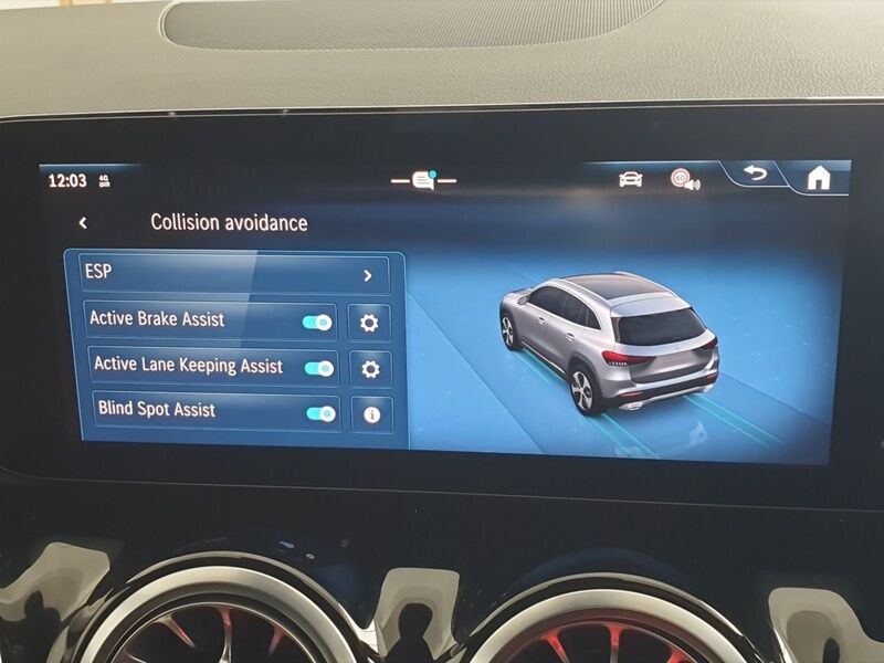 More views of Mercedes-Benz GLA