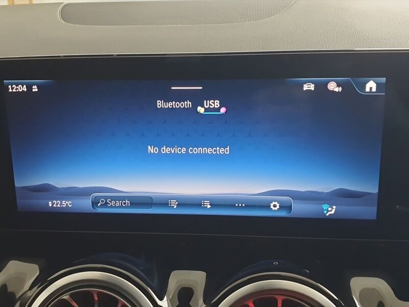 More views of Mercedes-Benz GLA