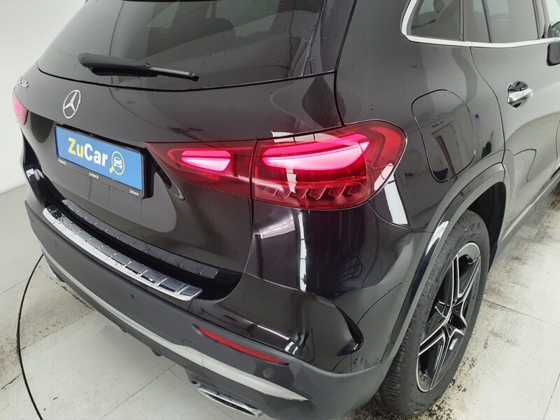 More views of Mercedes-Benz GLA