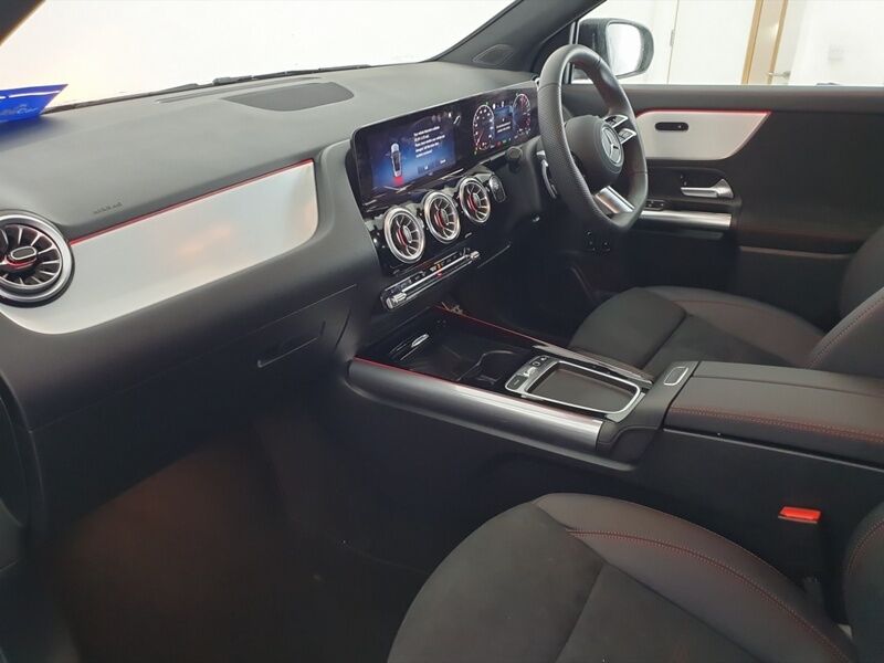 More views of Mercedes-Benz GLA