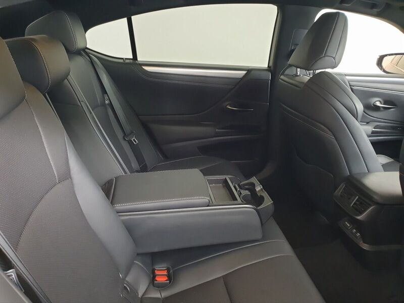 More views of Lexus ES