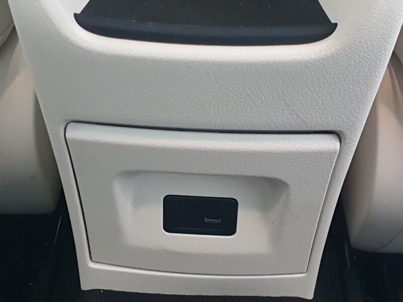 More views of Mercedes-Benz CLA