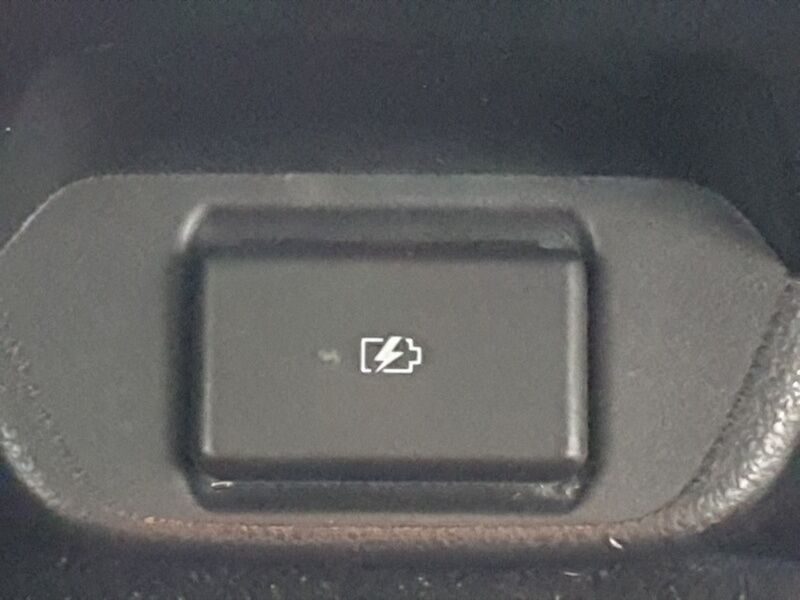 More views of Nissan Leaf