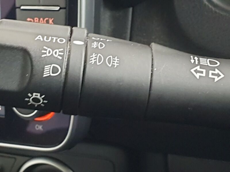 More views of Nissan Leaf