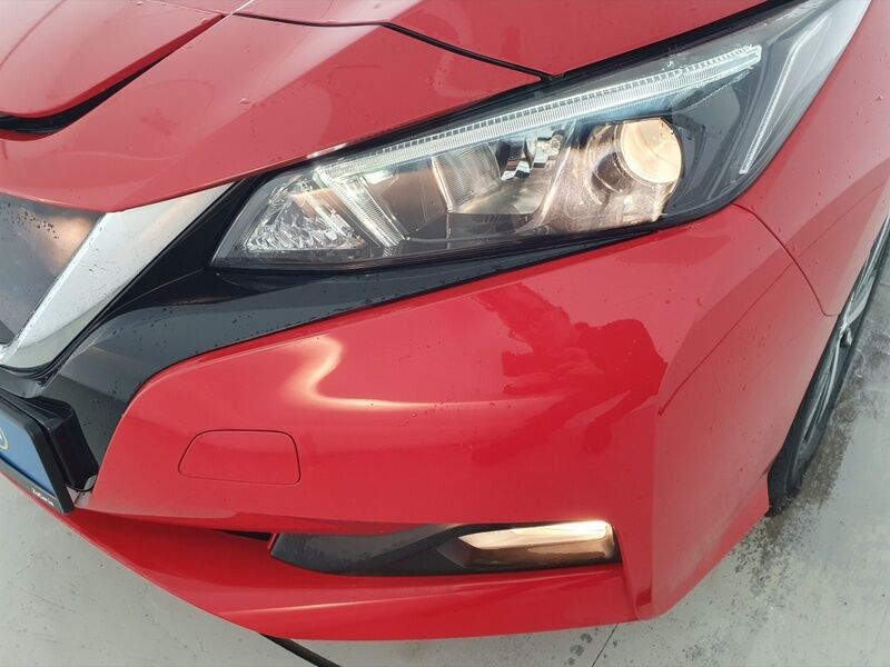 More views of Nissan Leaf