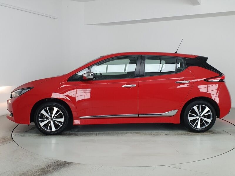 More views of Nissan Leaf