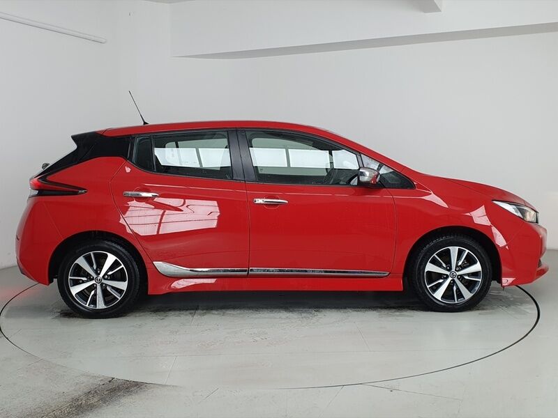 More views of Nissan Leaf