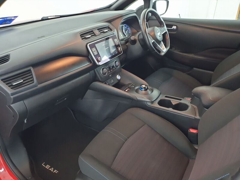 More views of Nissan Leaf