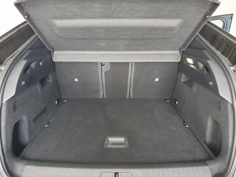 More views of Peugeot 3008