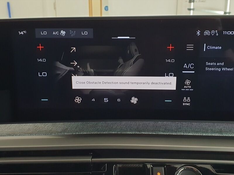 More views of Peugeot 3008