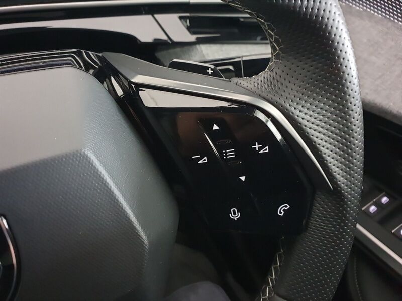 More views of Peugeot 3008