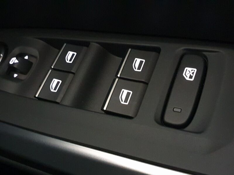 More views of Peugeot 3008