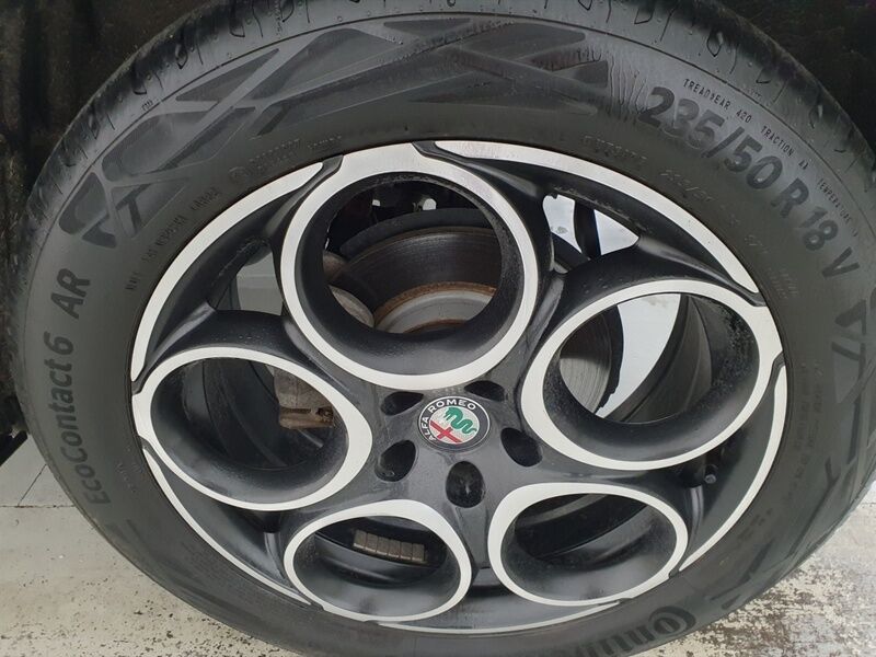 More views of Alfa Romeo Tonale