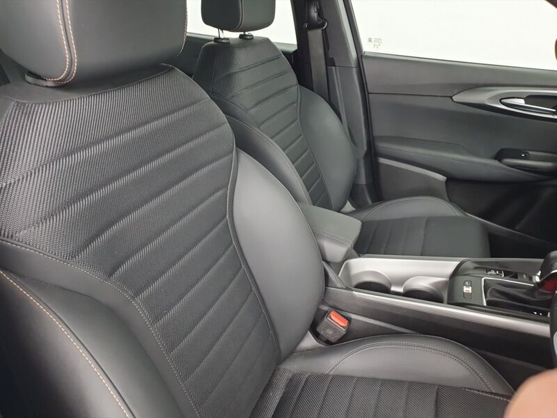 More views of Alfa Romeo Tonale