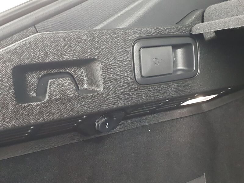 More views of Peugeot 408