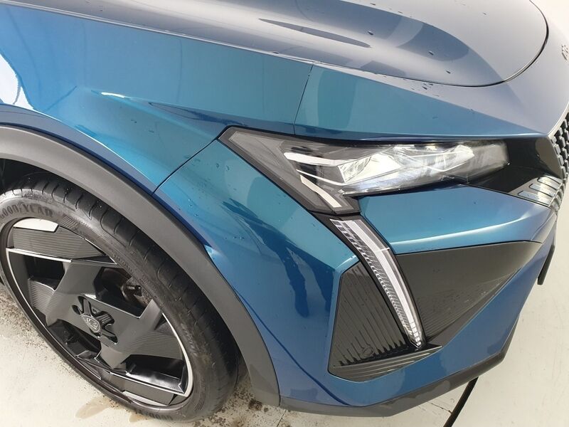 More views of Peugeot 408