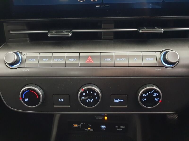 More views of Hyundai KONA