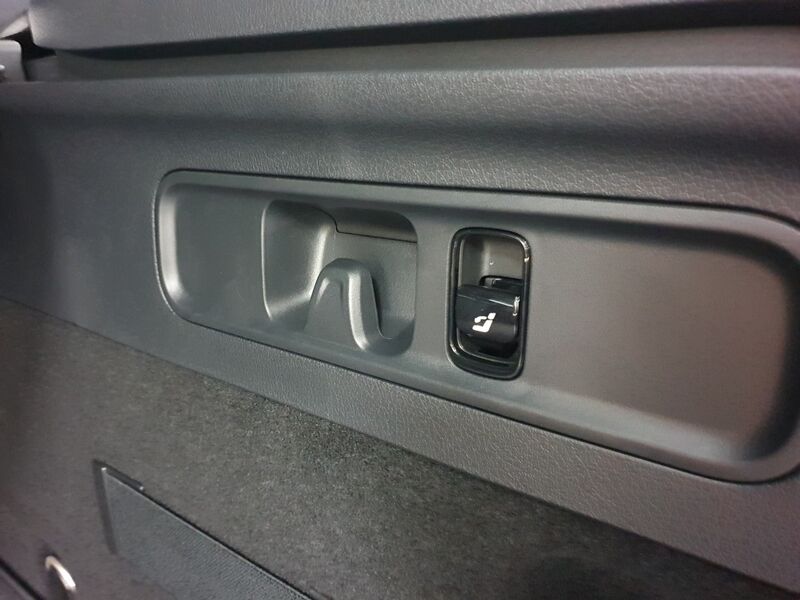 More views of Mercedes-Benz GLC