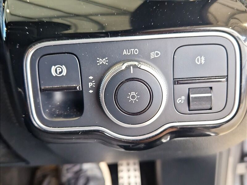 More views of Mercedes-Benz CLA