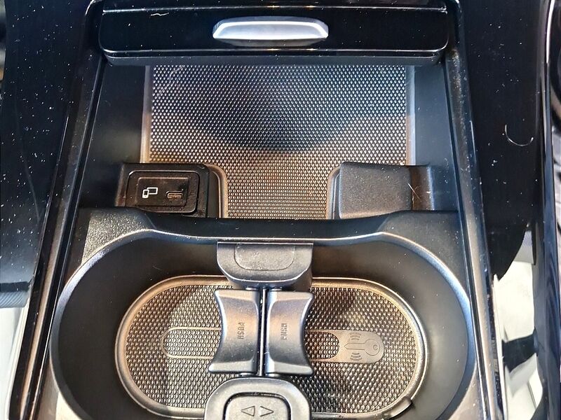 More views of Mercedes-Benz CLA