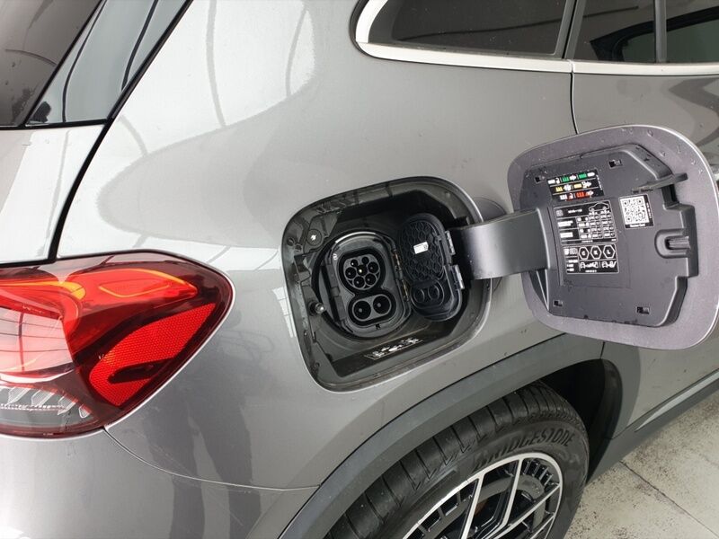 More views of Mercedes-Benz EQA