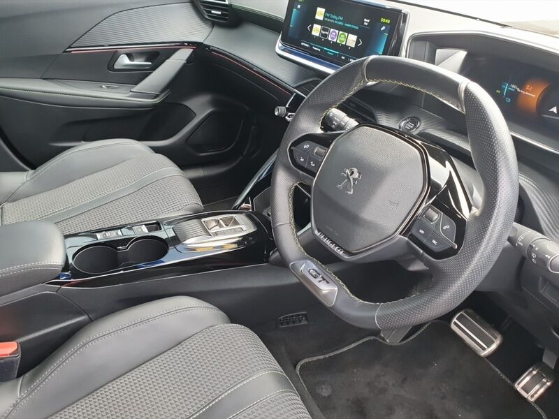 More views of Peugeot 208