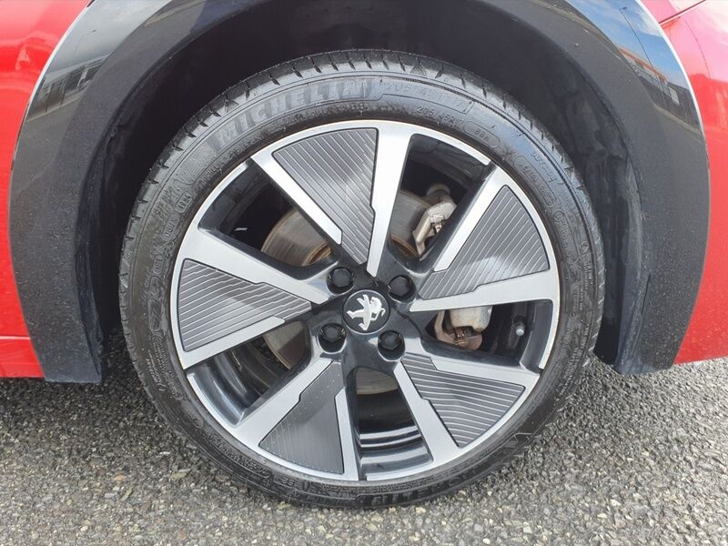 More views of Peugeot 208